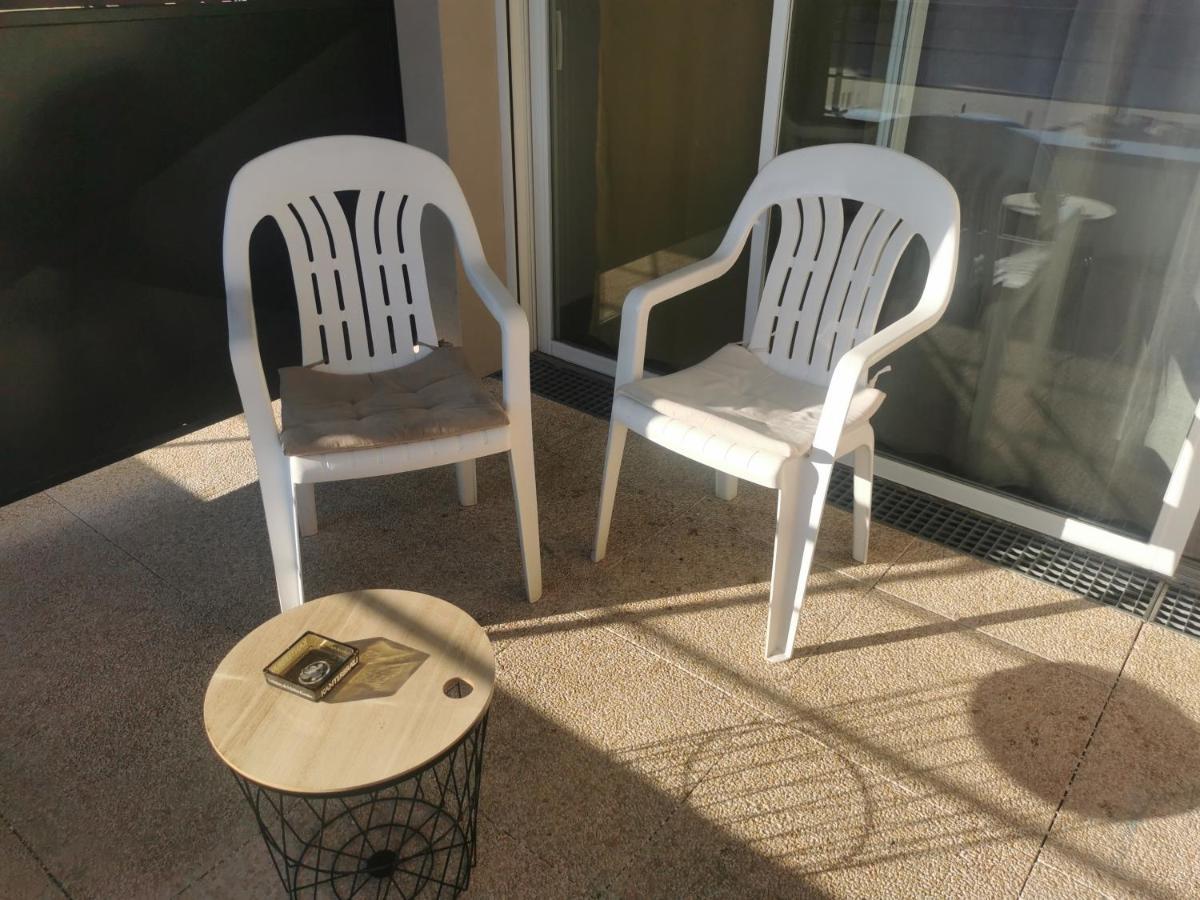 Appartement T2 Accessible Pmr Avec Terrasse Et Garage Onet-le-Chateau Экстерьер фото
