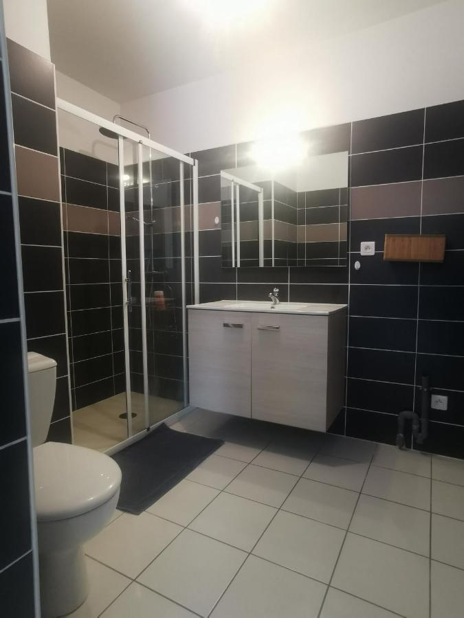 Appartement T2 Accessible Pmr Avec Terrasse Et Garage Onet-le-Chateau Экстерьер фото